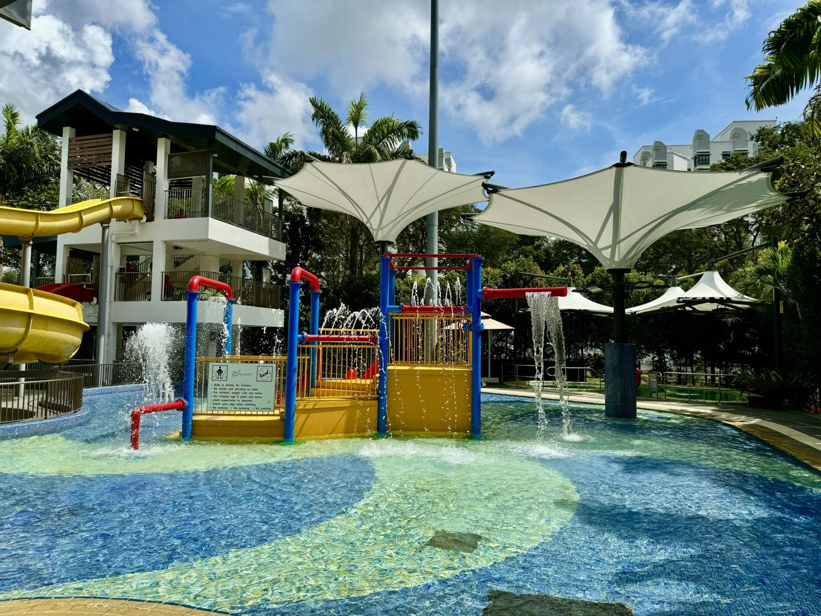 Pasir Ris Swimming Complex pool